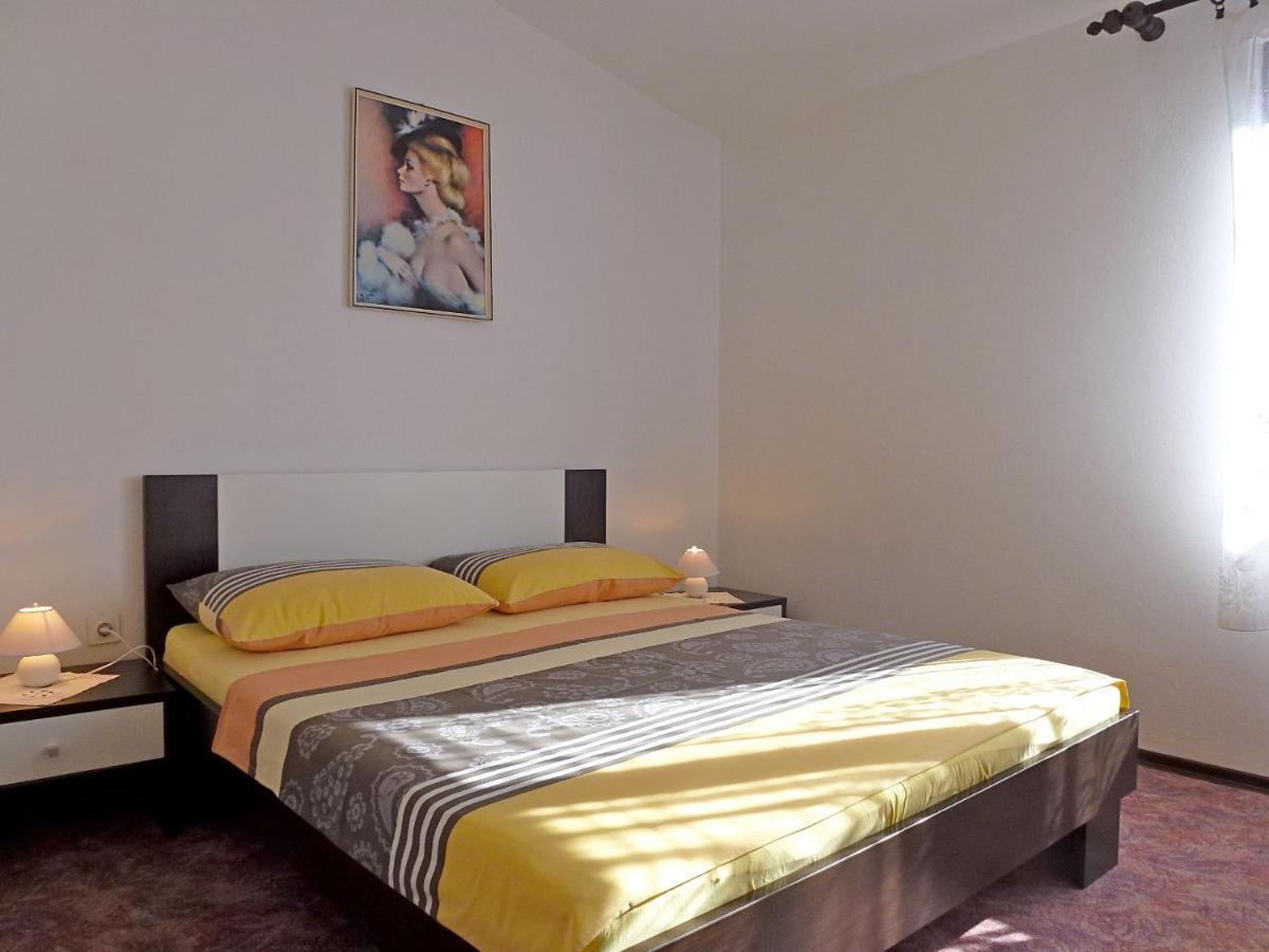 Apartment Milica Njivice Extérieur photo