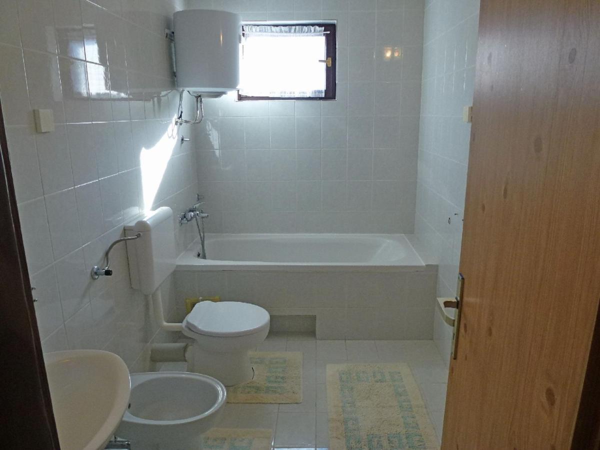 Apartment Milica Njivice Extérieur photo