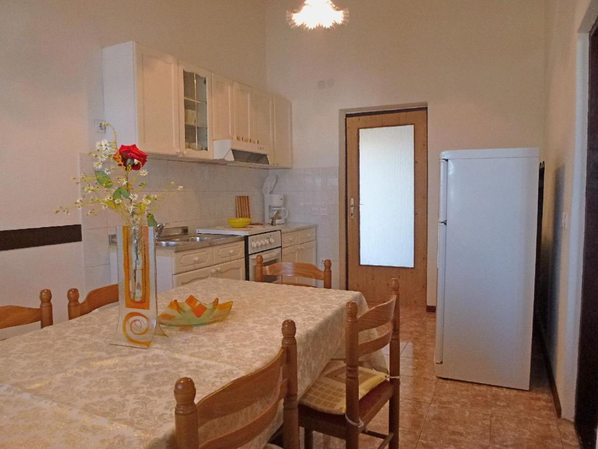 Apartment Milica Njivice Extérieur photo