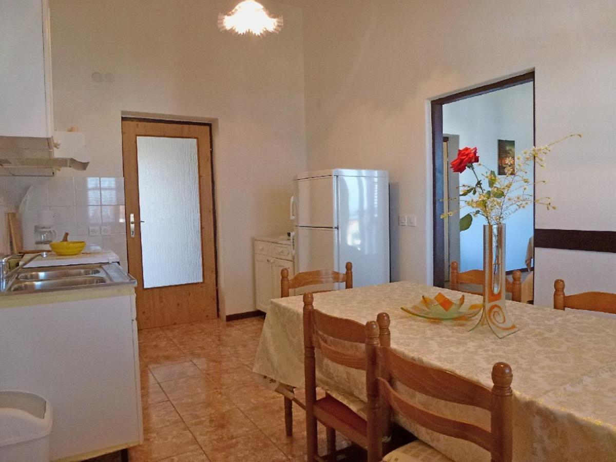 Apartment Milica Njivice Extérieur photo