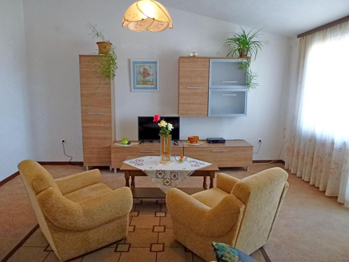 Apartment Milica Njivice Extérieur photo