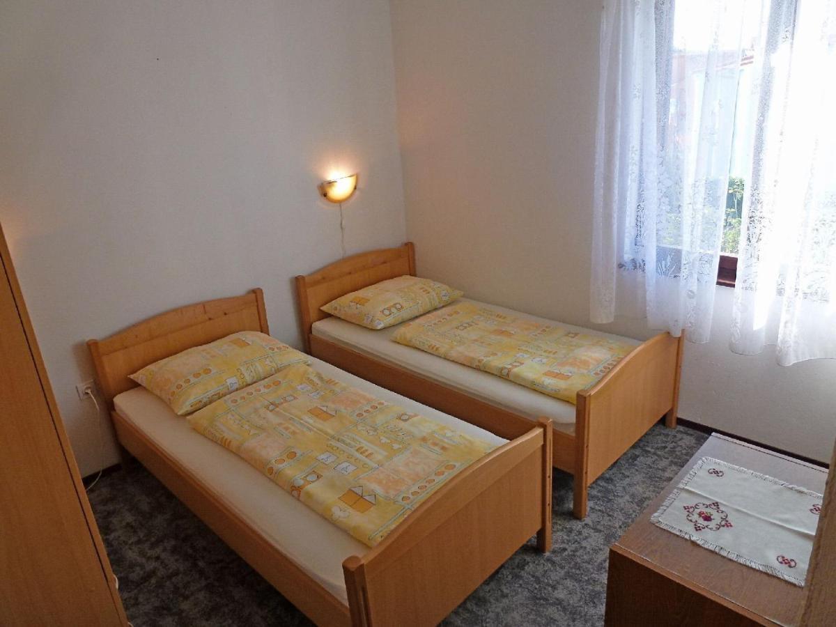 Apartment Milica Njivice Extérieur photo